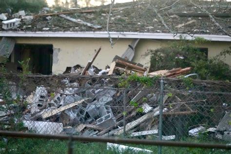 west park house explosion|Family of 4 injured after explosion rocks West Park。